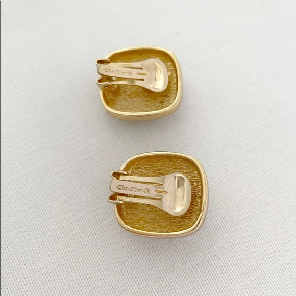 Vintage and extremely RARE Christian Dior Black Enamel Clip-On Earrings - Picture 2 of 4